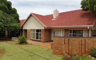 4 Bedroom House in Monument Heights