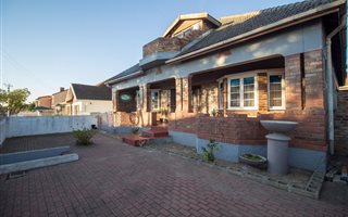 5 Bedroom House in Richmond Estate