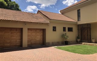 3 Bedroom Duet in Muckleneuk