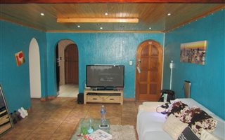 2 Bedroom Simplex in Buccleuch