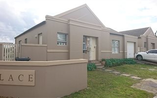 3 Bedroom Townhouse in Durbanville Central