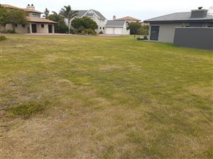 667 m² Land available in Mossel Bay Golf Estate