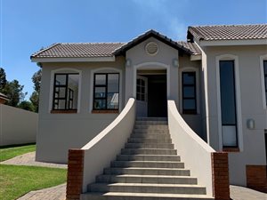3 Bed House in Rietvlei Heights Country Estate