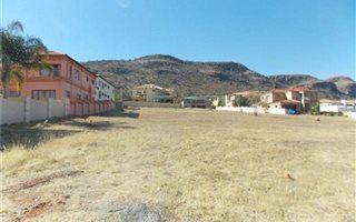 632 m² Land available in Kosmos Ridge