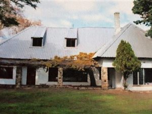 7 Bed House in Paarl