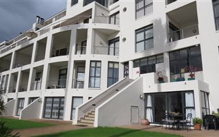 3 Bedroom Apartment in Santos Bay