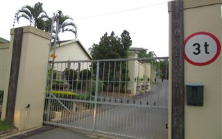 3 Bedroom Simplex in Somerset Park