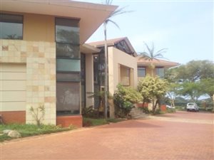 472 m² Commercial space in La Lucia