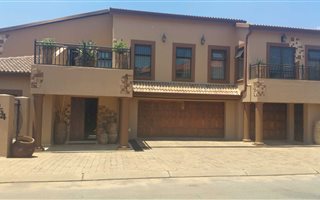 5 Bedroom House in Raslouw Glen