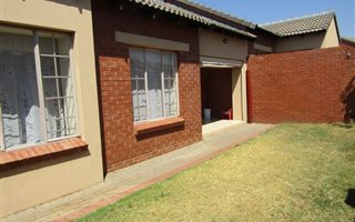 2 Bedroom Townhouse in Stone Ridge Estate