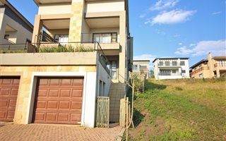 3 Bedroom Cluster in Palm Lakes Estate