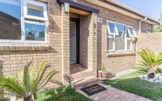 2 Bedroom Townhouse in Durbanville Central