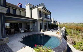 3 Bedroom House in Pezula Golf Estate
