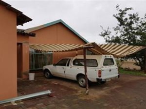 4 Bed House in Lourierpark
