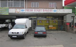 200 m² Retail Space in Bellair