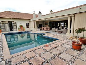 6 Bedroom House in Zevenwacht Country Estate