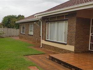 3 Bed House in Helikon Park