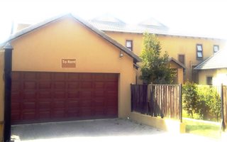 3 Bedroom Townhouse in Thatchfield