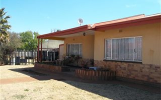 4 Bedroom House in Rothdene