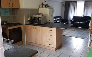 2 Bedroom Flat in Pomona