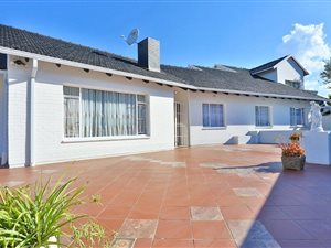 6 Bed House in Montgomery Park