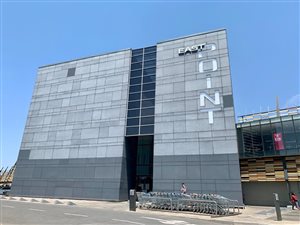 123 m² Retail Space in Jansen Park