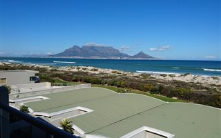 2 Bedroom Apartment in Bloubergstrand