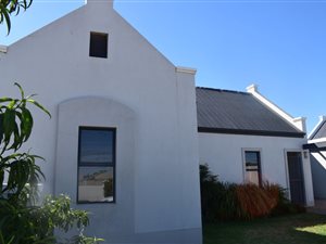 3 Bed House in Roux Park