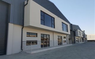 2000 m² Industrial space in Airport Park