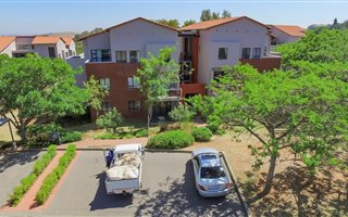 1 Bedroom Apartment in Jackal Creek Golf Estate