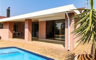 1 Bedroom Apartment in Weltevreden Park