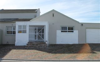 4 Bedroom House in Weltevreden Valley