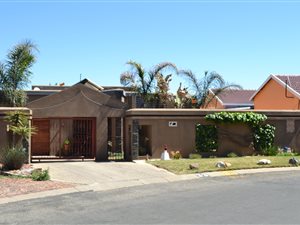 4 Bed House in Brackenhurst