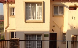 2 Bedroom Townhouse in Wilgeheuwel