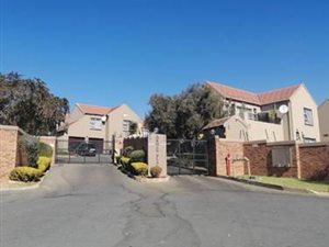 3 Bed Townhouse in Sundowner