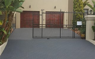 4 Bedroom House in Highveld