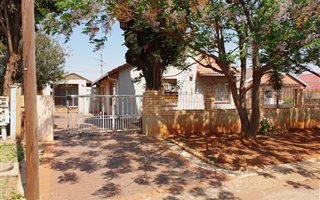 3 Bedroom House in Lenasia South