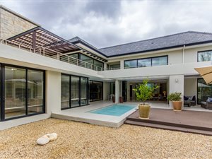 4 Bed House in Pearl Valley