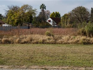1079 m² Land available in Parys