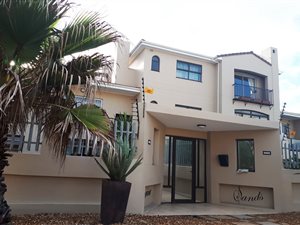 2 Bedroom Apartment in Tableview