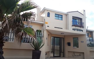 2 Bedroom Apartment in Tableview