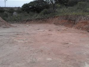 2200 m² Land available in Queensmead Industrial