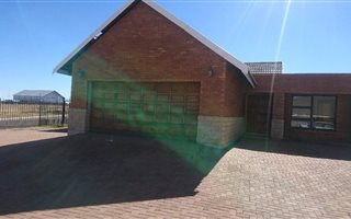 3 Bedroom House in Hillside