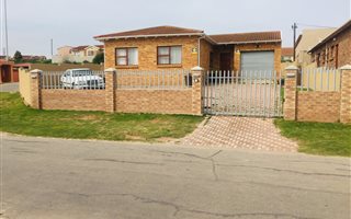 3 Bedroom House in Kwadwesi