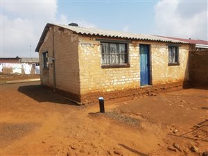 2 Bed House in Phiri