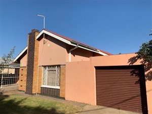 4 Bed House in Verwoerdpark