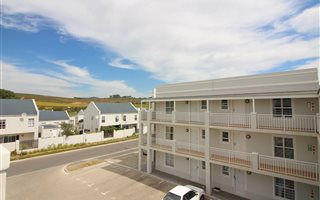 2 Bedroom Apartment in Nuutgevonden