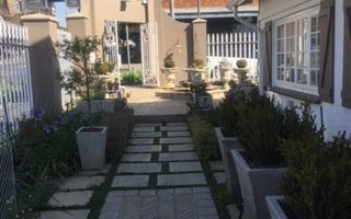 213 m² Commercial space in Parkhurst