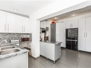 5 Bed House in Discovery
