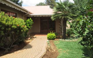 3 Bedroom Townhouse in Rensburg